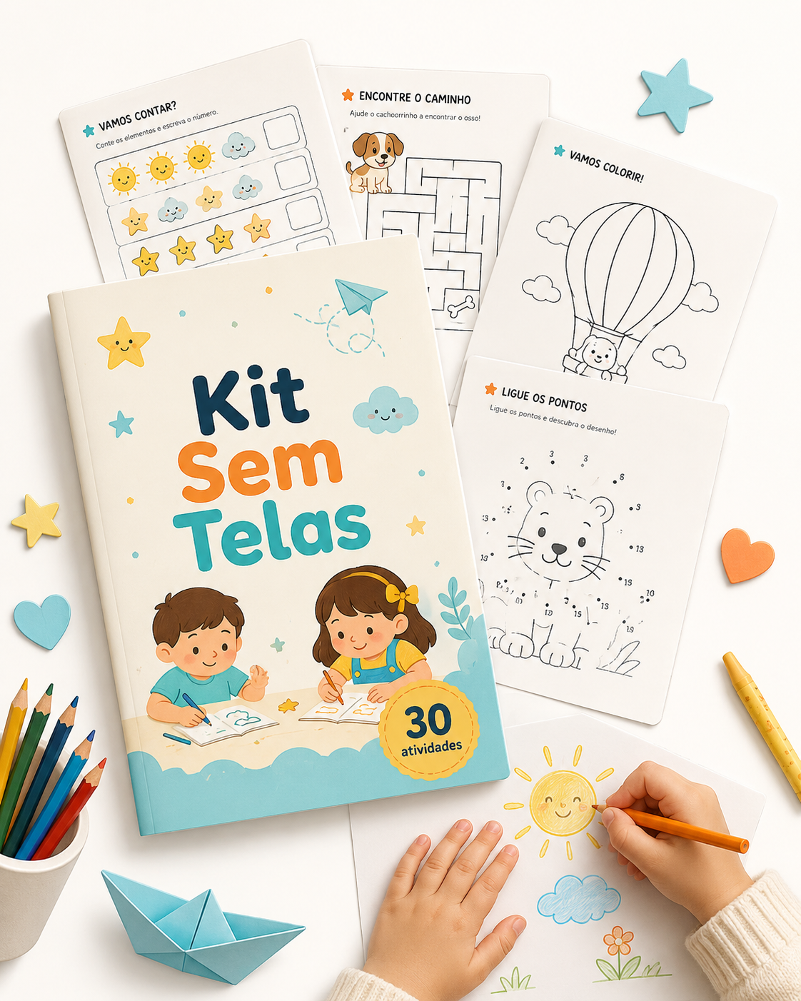 Mockup do Kit Atividades Sem Telas com folhas impressas, lápis de cor e crianças fazendo atividades